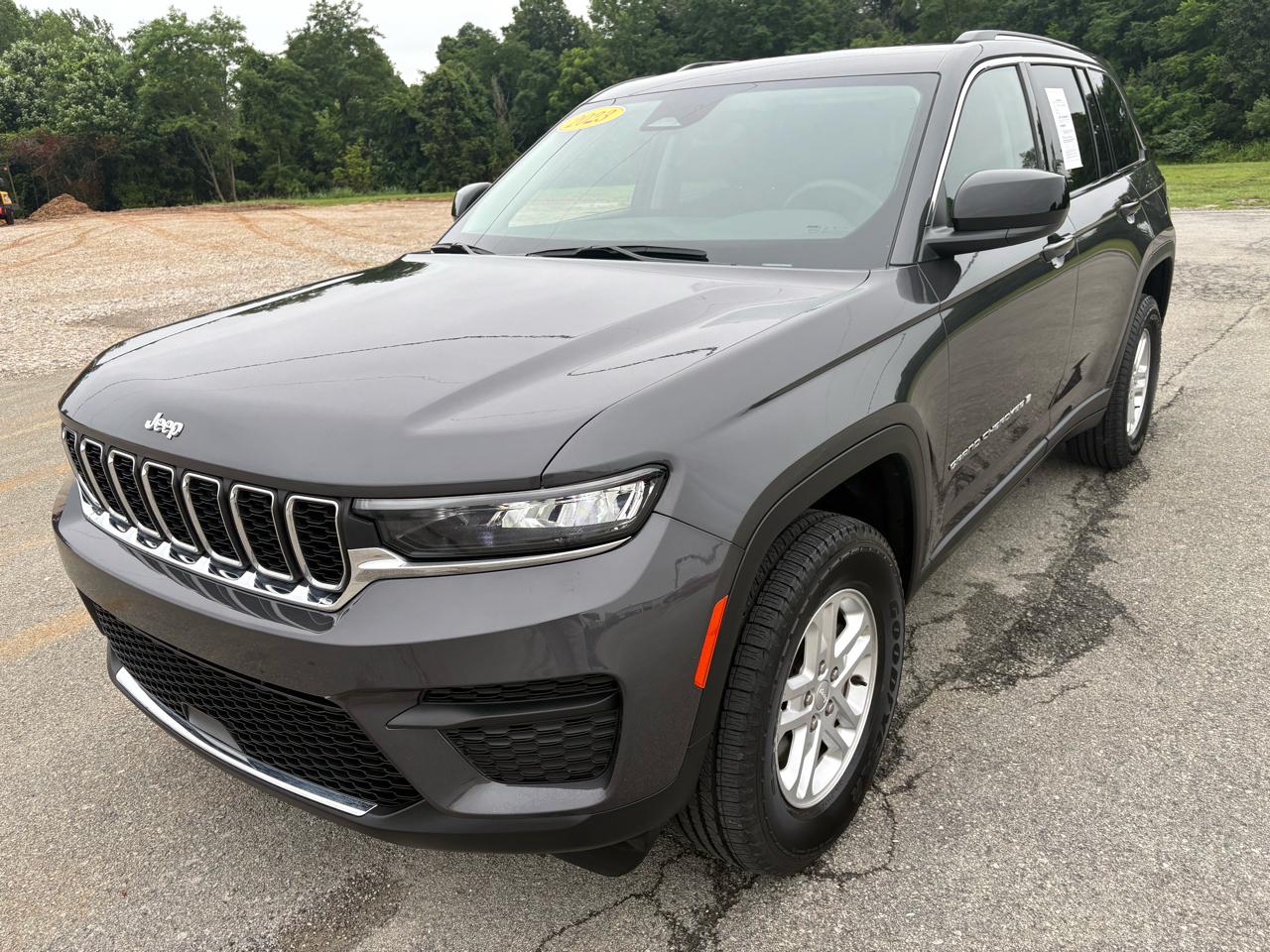 Jeep Grand Cherokee Laredo 4x4 2023