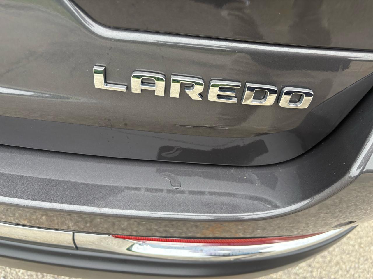 Jeep Grand Cherokee Laredo 4x4 2023
