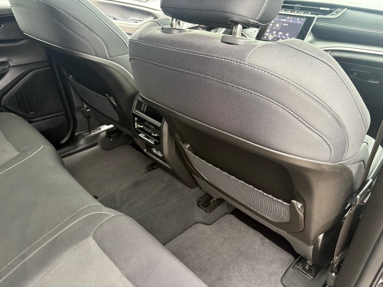 Jeep Grand Cherokee Laredo 4x4 2023