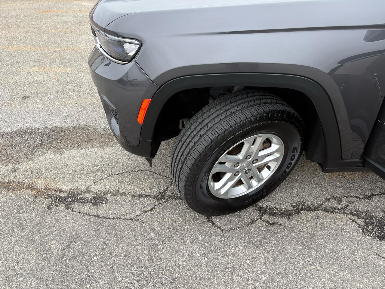 Jeep Grand Cherokee Laredo 4x4 2023