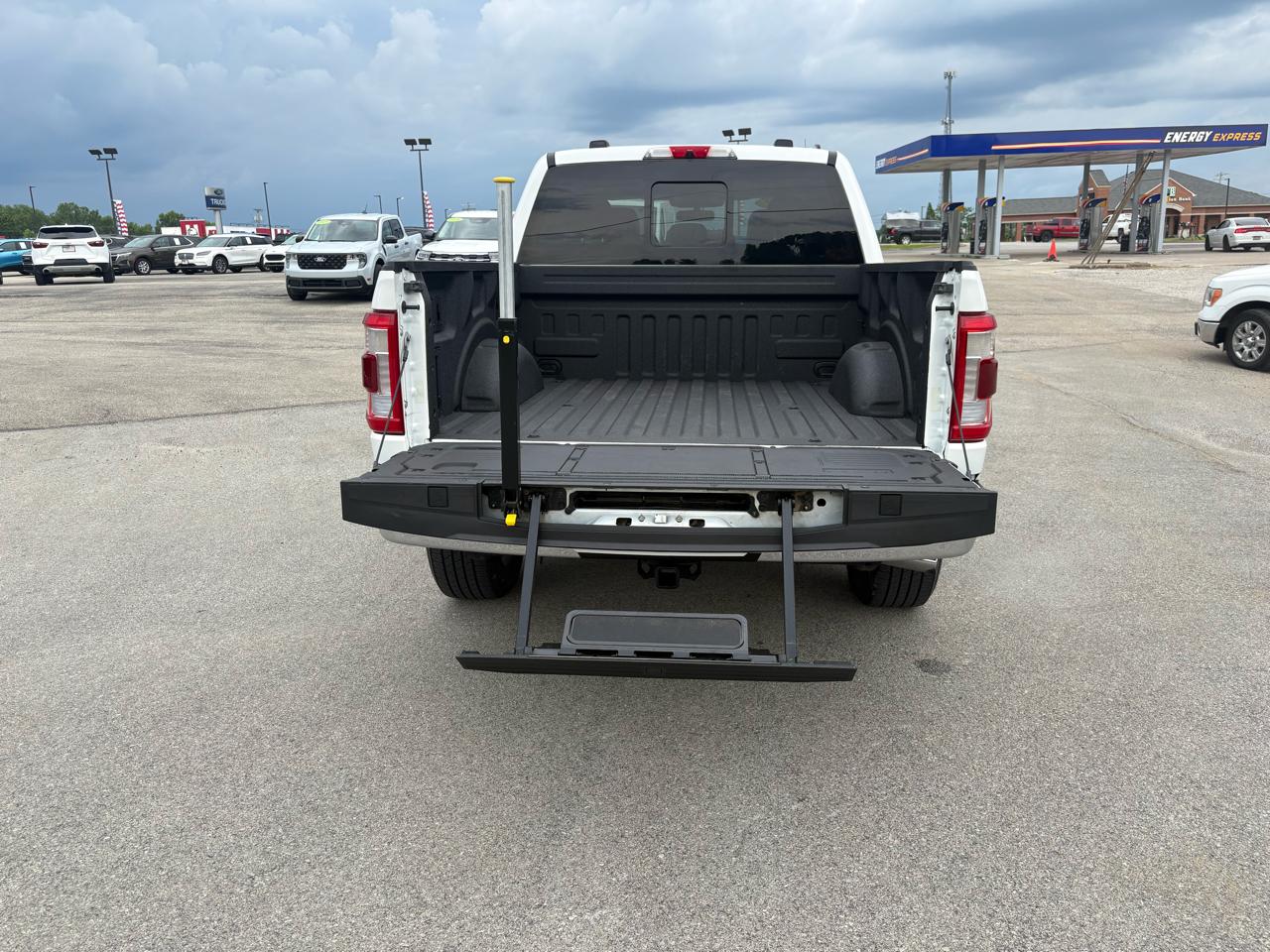 Ford F-150 4WD SuperCrew 145" Lariat 2021