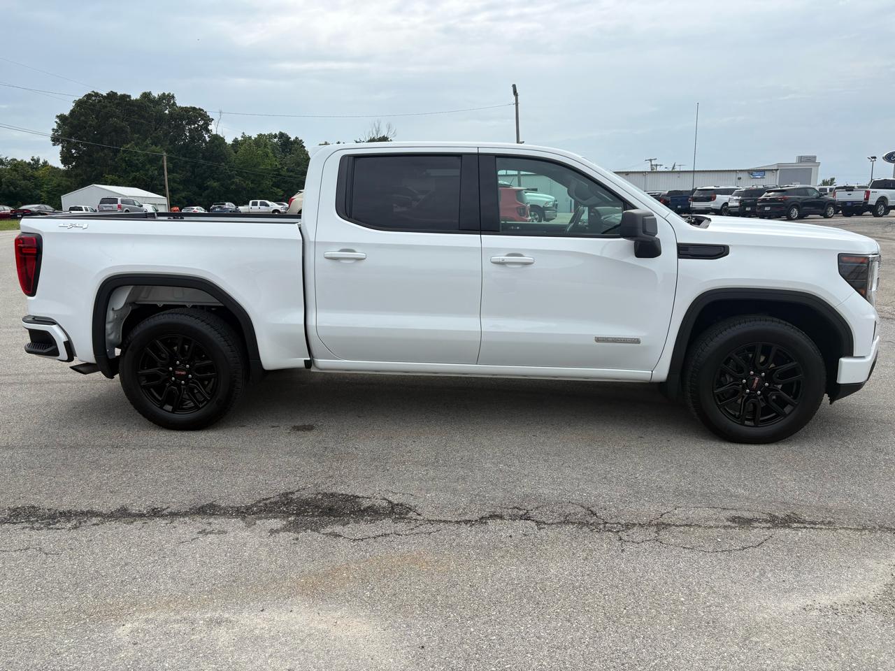 GMC Sierra 1500 4WD Crew Cab 147" Elevation w/3VL 2024