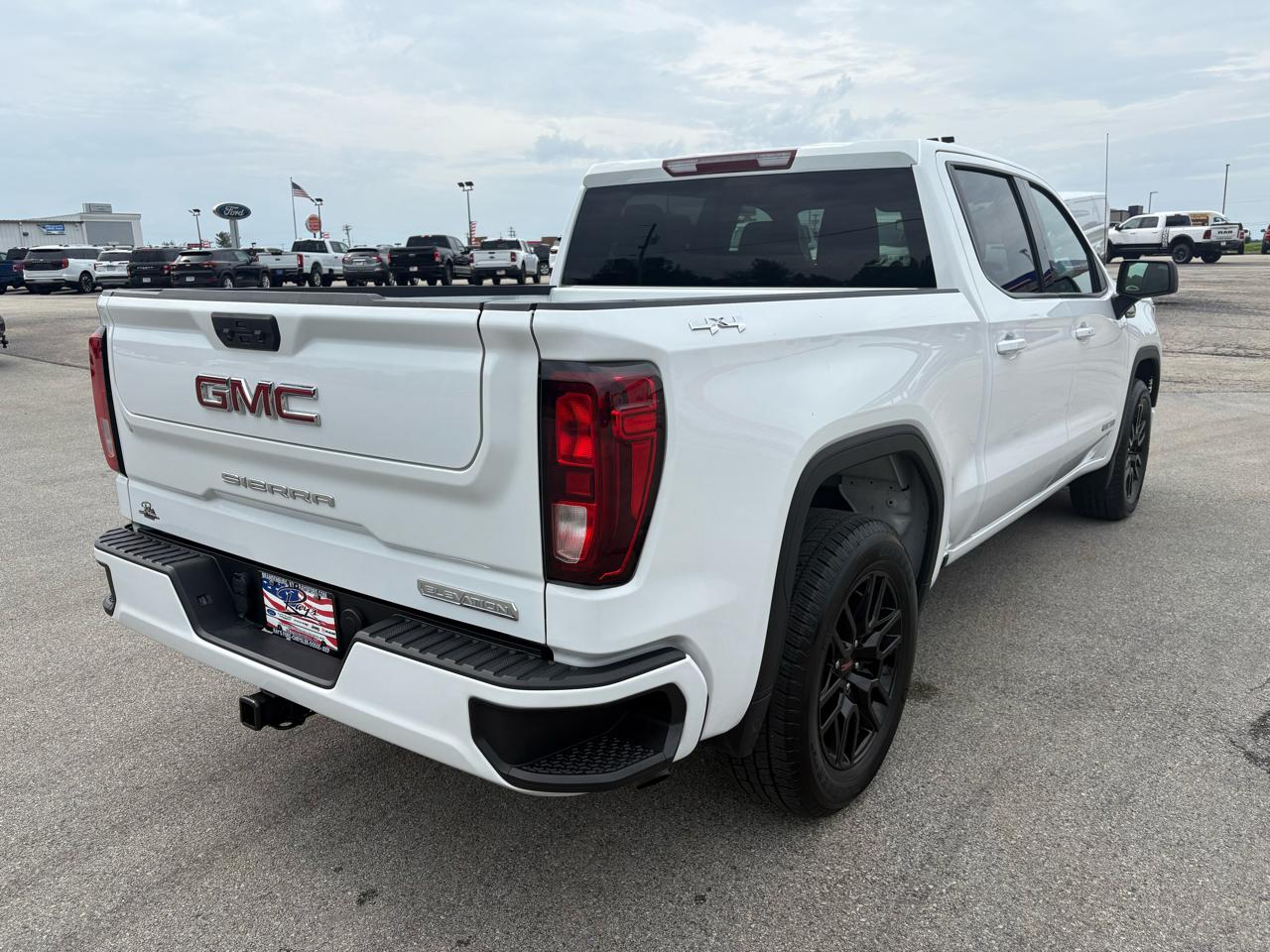 GMC Sierra 1500 4WD Crew Cab 147" Elevation w/3VL 2024