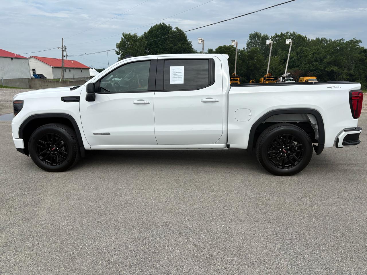 GMC Sierra 1500 4WD Crew Cab 147" Elevation w/3VL 2024