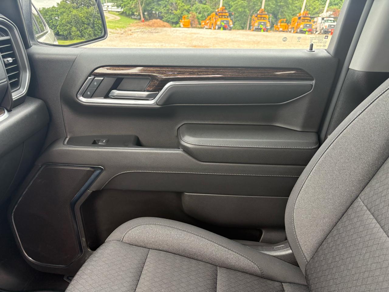 GMC Sierra 1500 4WD Crew Cab 147" Elevation w/3VL 2024
