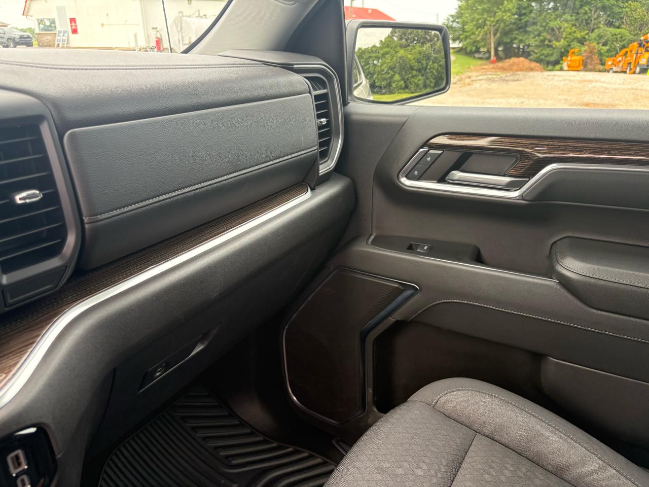 GMC Sierra 1500 4WD Crew Cab 147" Elevation w/3VL 2024