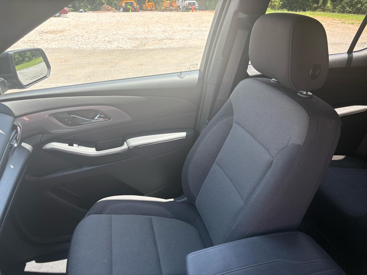 Chevrolet Traverse FWD 4dr LT Cloth w/1LT 2023