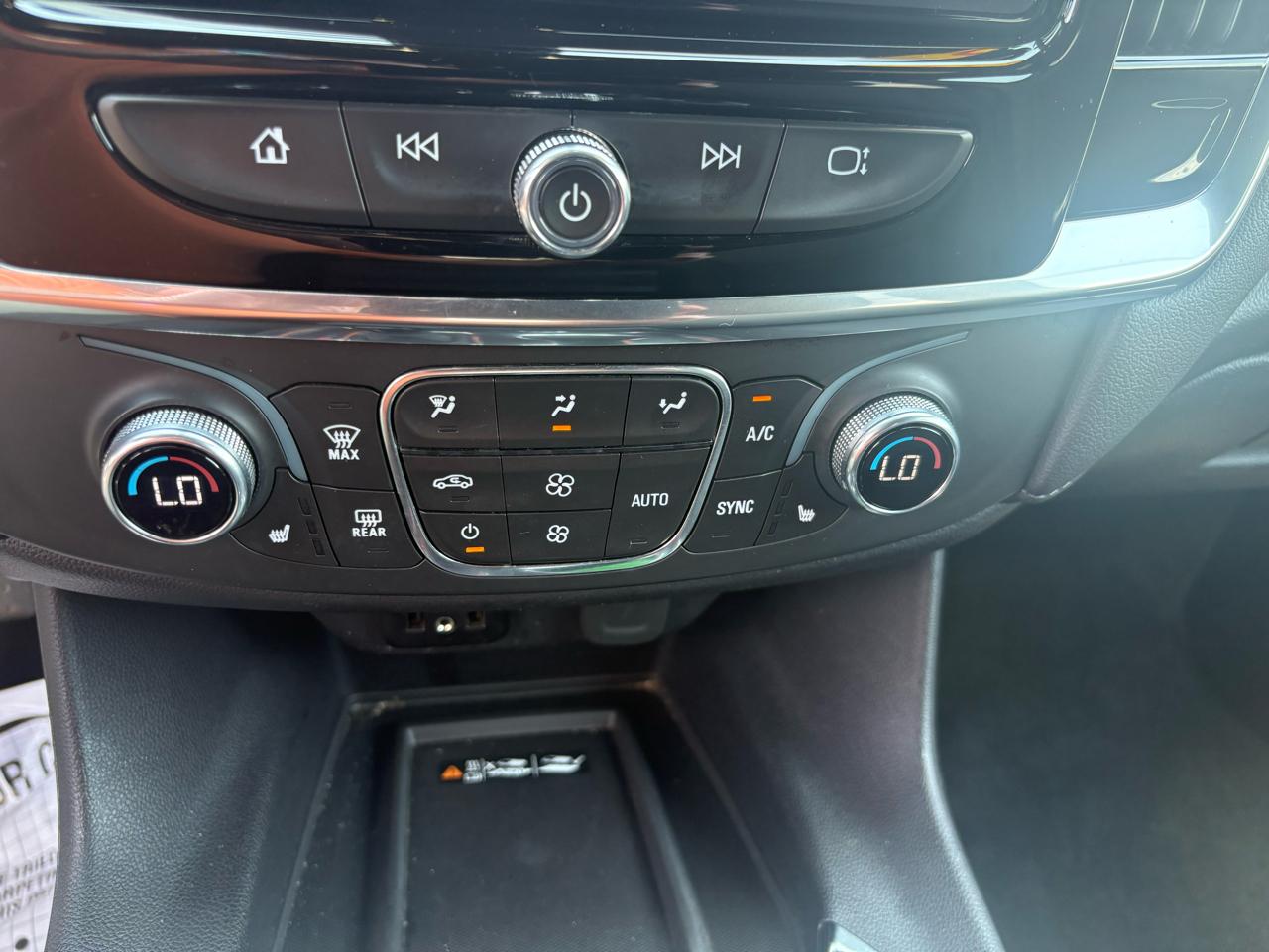 Chevrolet Traverse FWD 4dr LT Cloth w/1LT 2023