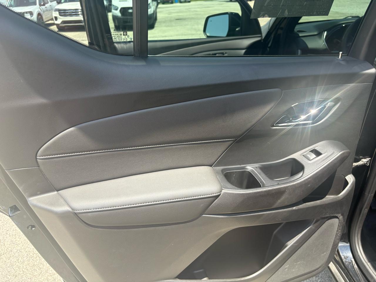 Chevrolet Traverse FWD 4dr LT Cloth w/1LT 2023