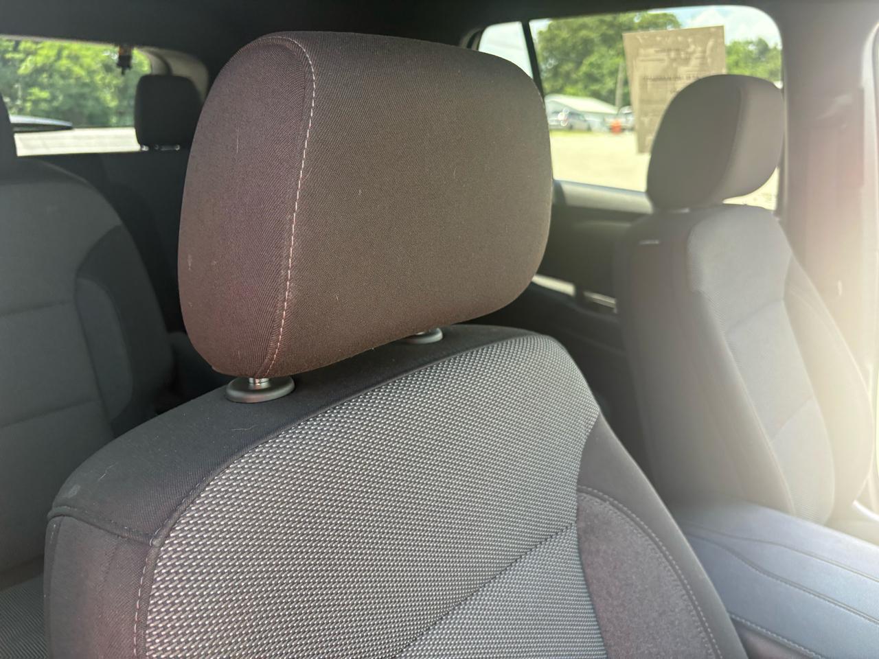 Chevrolet Traverse FWD 4dr LT Cloth w/1LT 2023