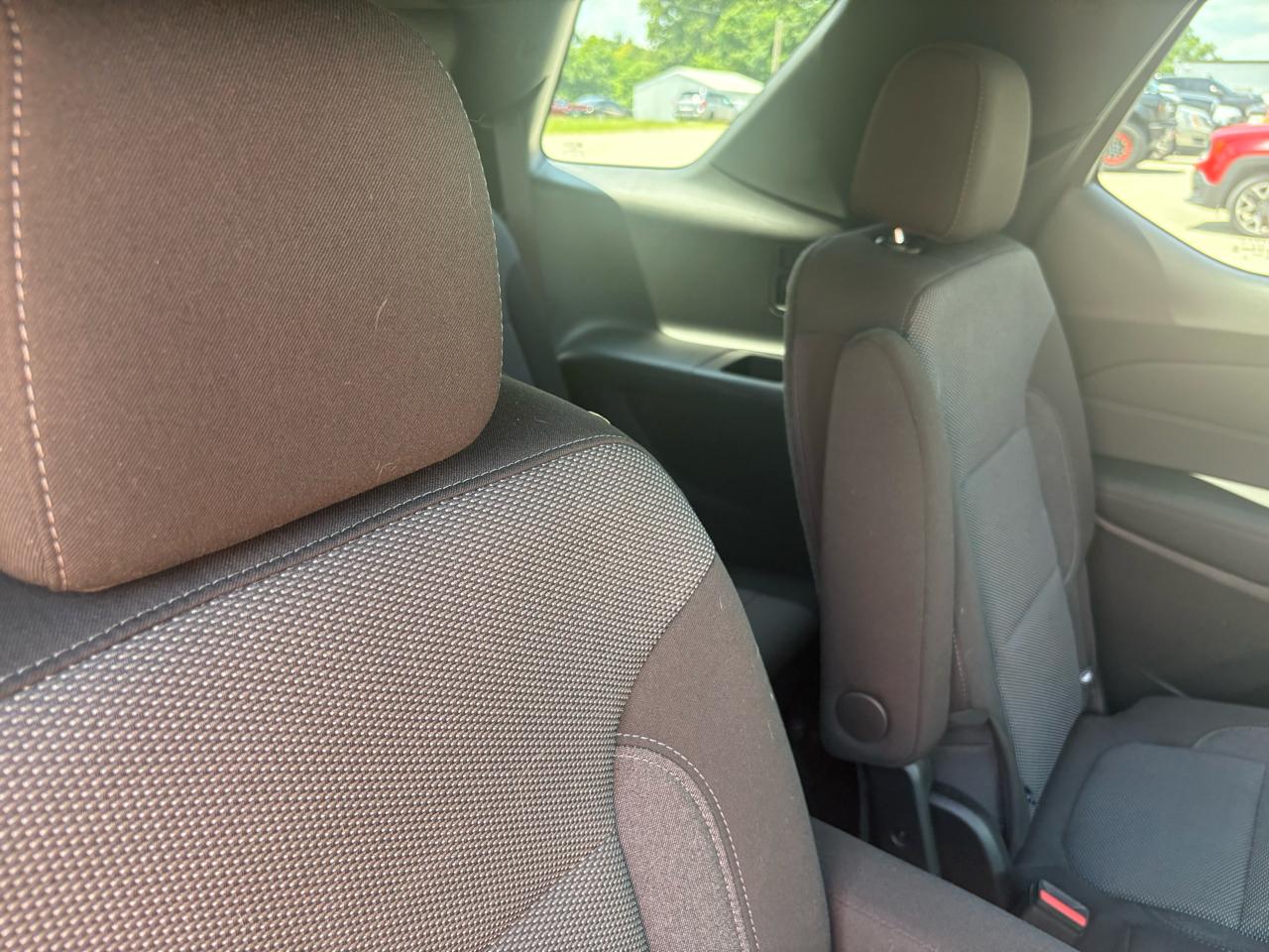 Chevrolet Traverse FWD 4dr LT Cloth w/1LT 2023