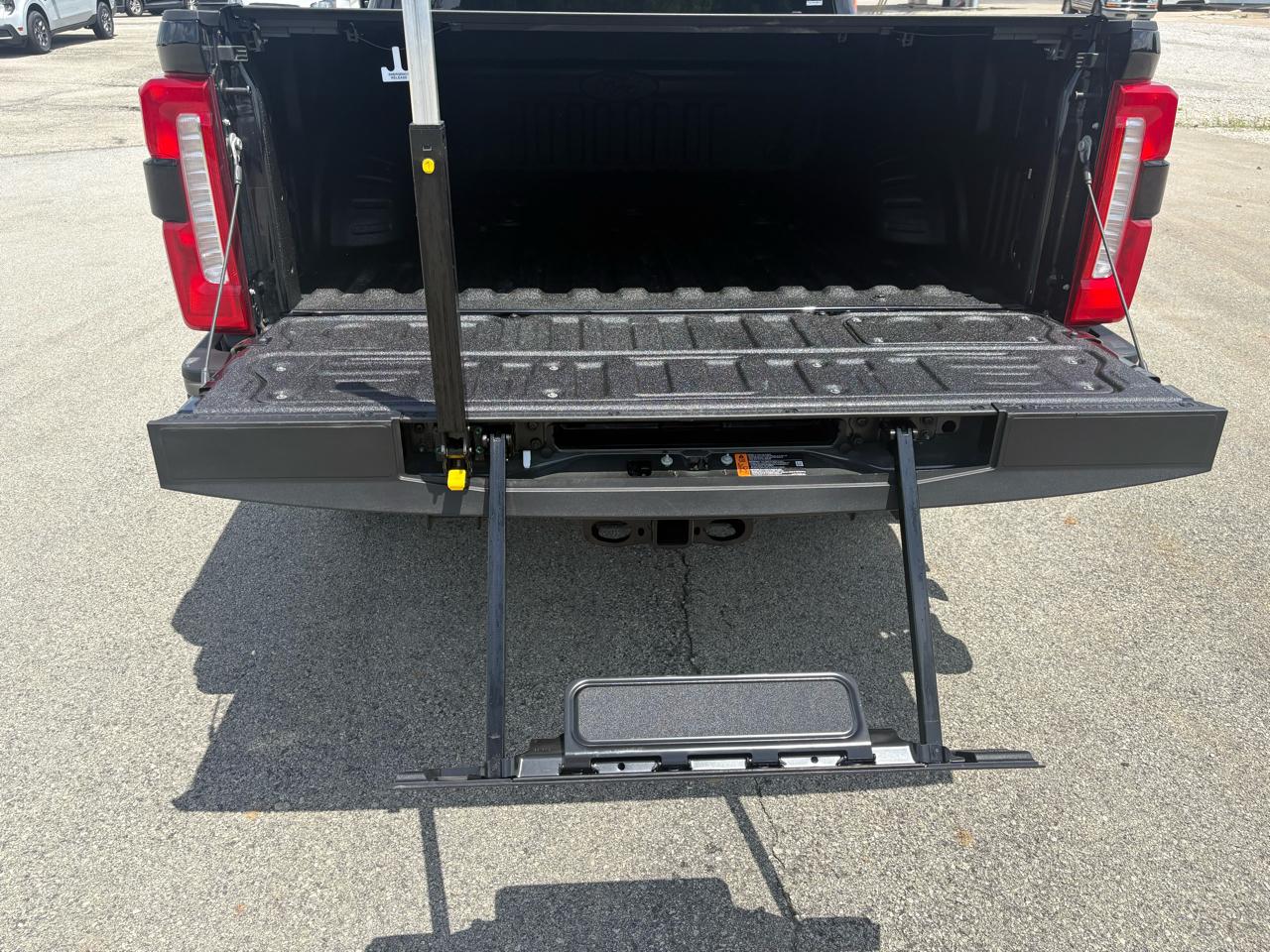 Ford Super Duty F-250 SRW King Ranch 4WD Crew Cab 8' Box 2026