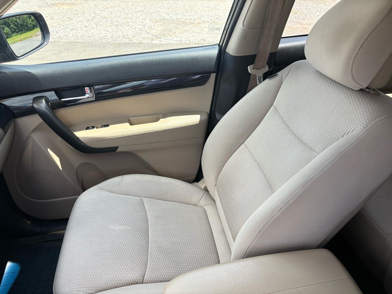 Kia Sorento AWD 4dr I4 LX 2011