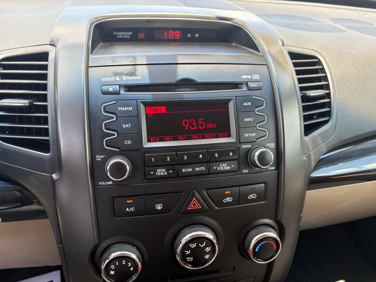 Kia Sorento AWD 4dr I4 LX 2011