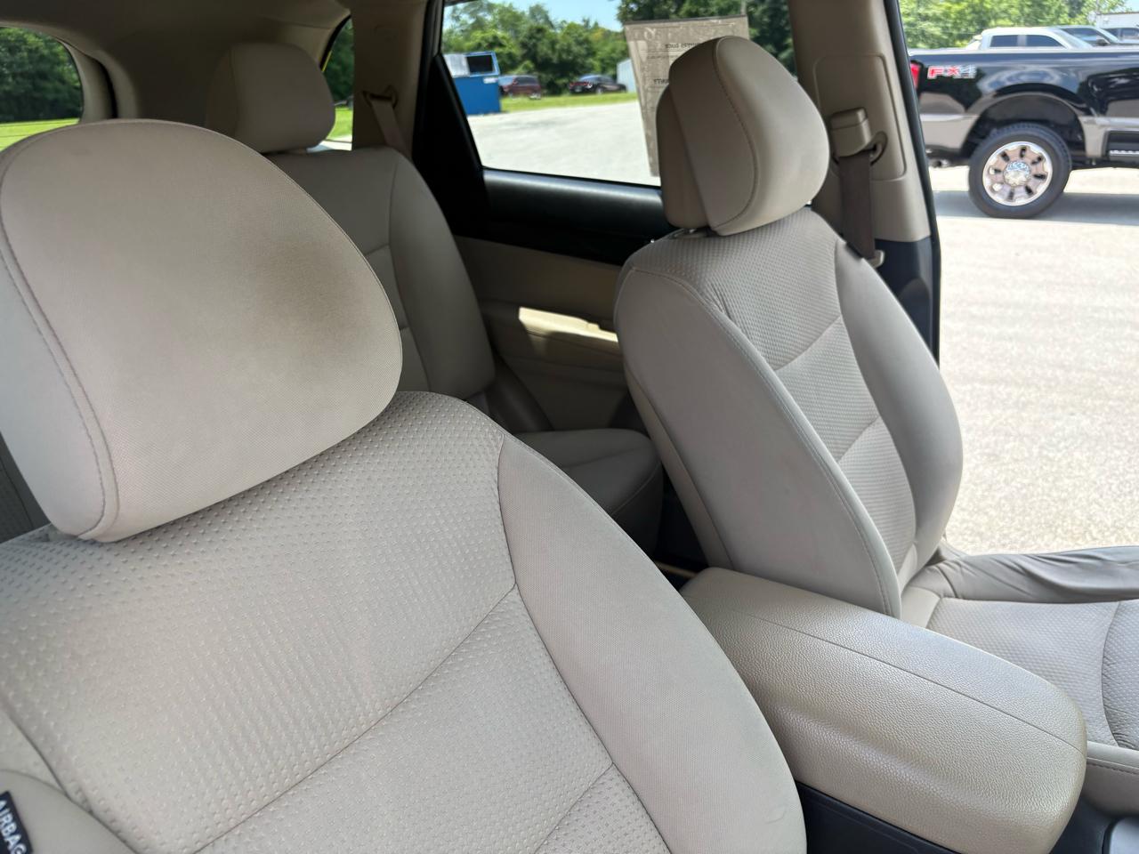 Kia Sorento AWD 4dr I4 LX 2011