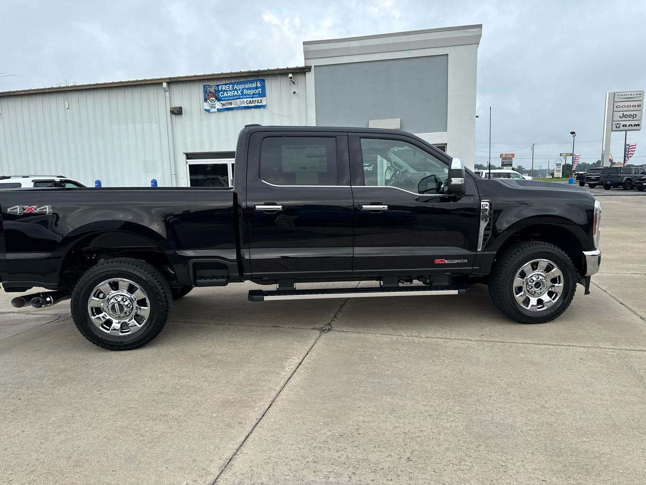 Ford Super Duty F-350 SRW Lariat 4WD Crew Cab 8' Box 2026