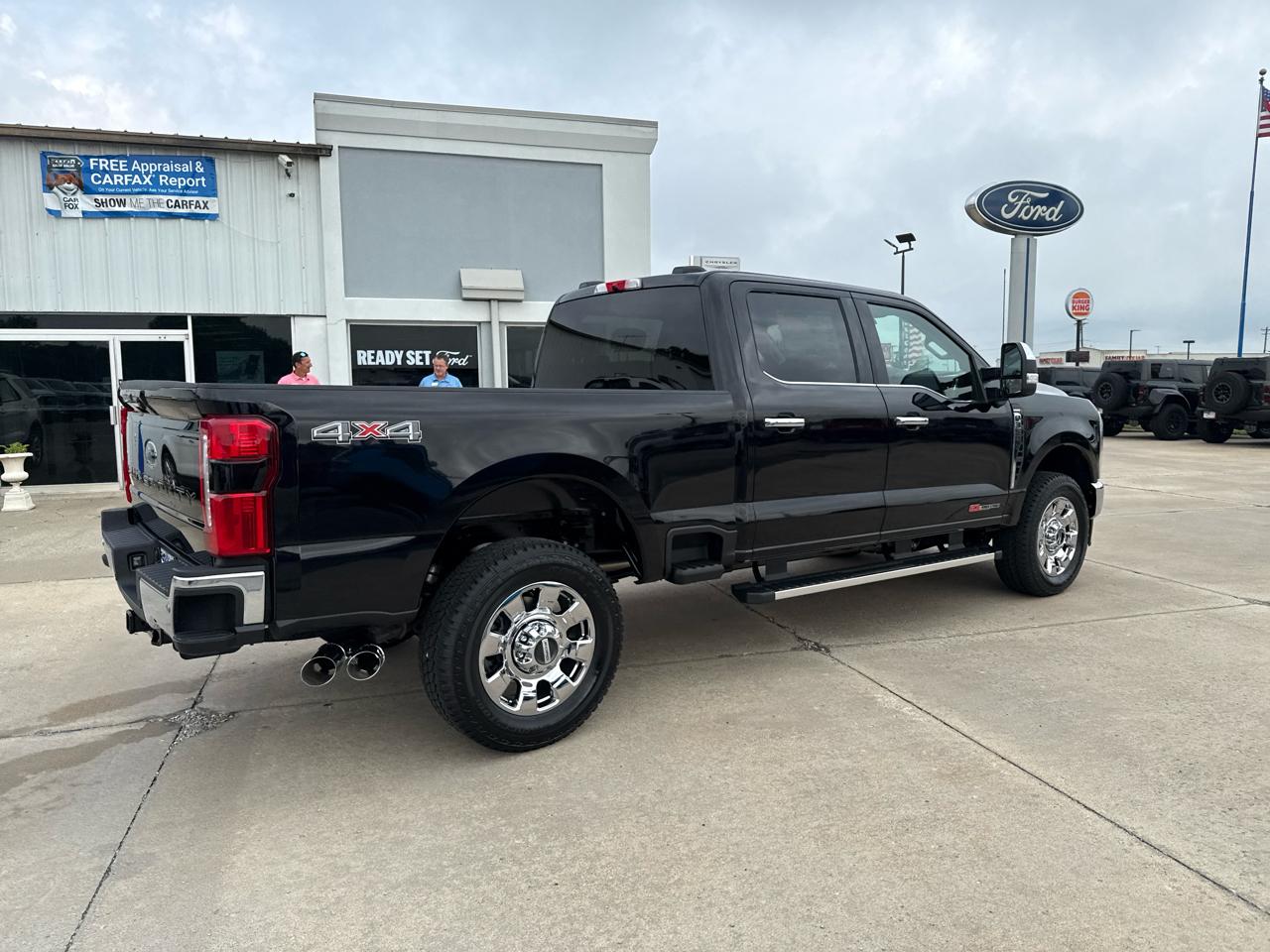 Ford Super Duty F-350 SRW Lariat 4WD Crew Cab 8' Box 2026