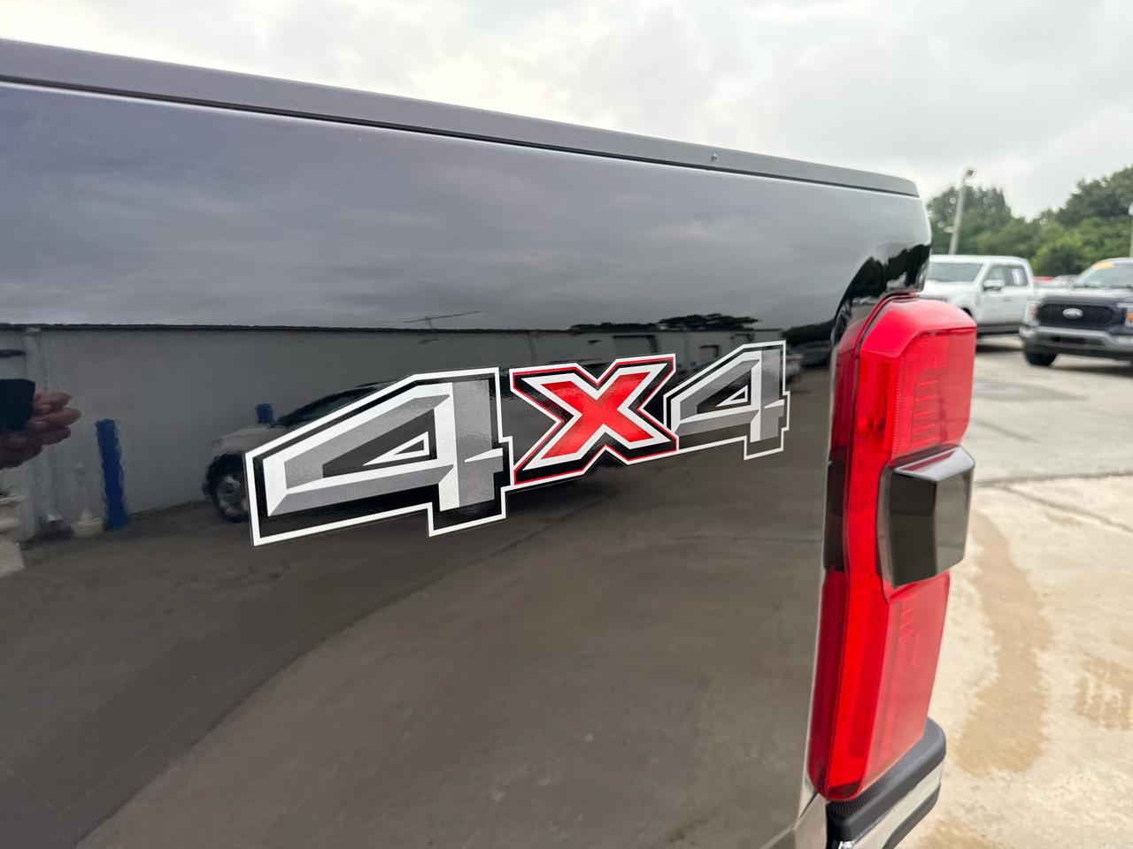 Ford Super Duty F-350 SRW Lariat 4WD Crew Cab 8' Box 2026