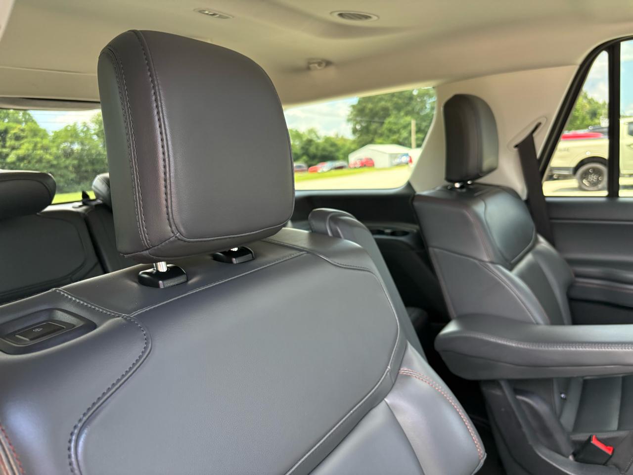 Ford Expedition Active 4x4 2025