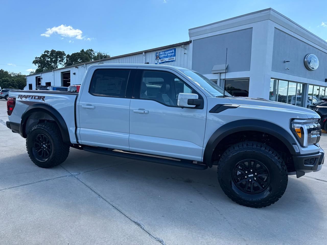 Ford F-150 Raptor 4WD SuperCrew 5.5' Box 2026
