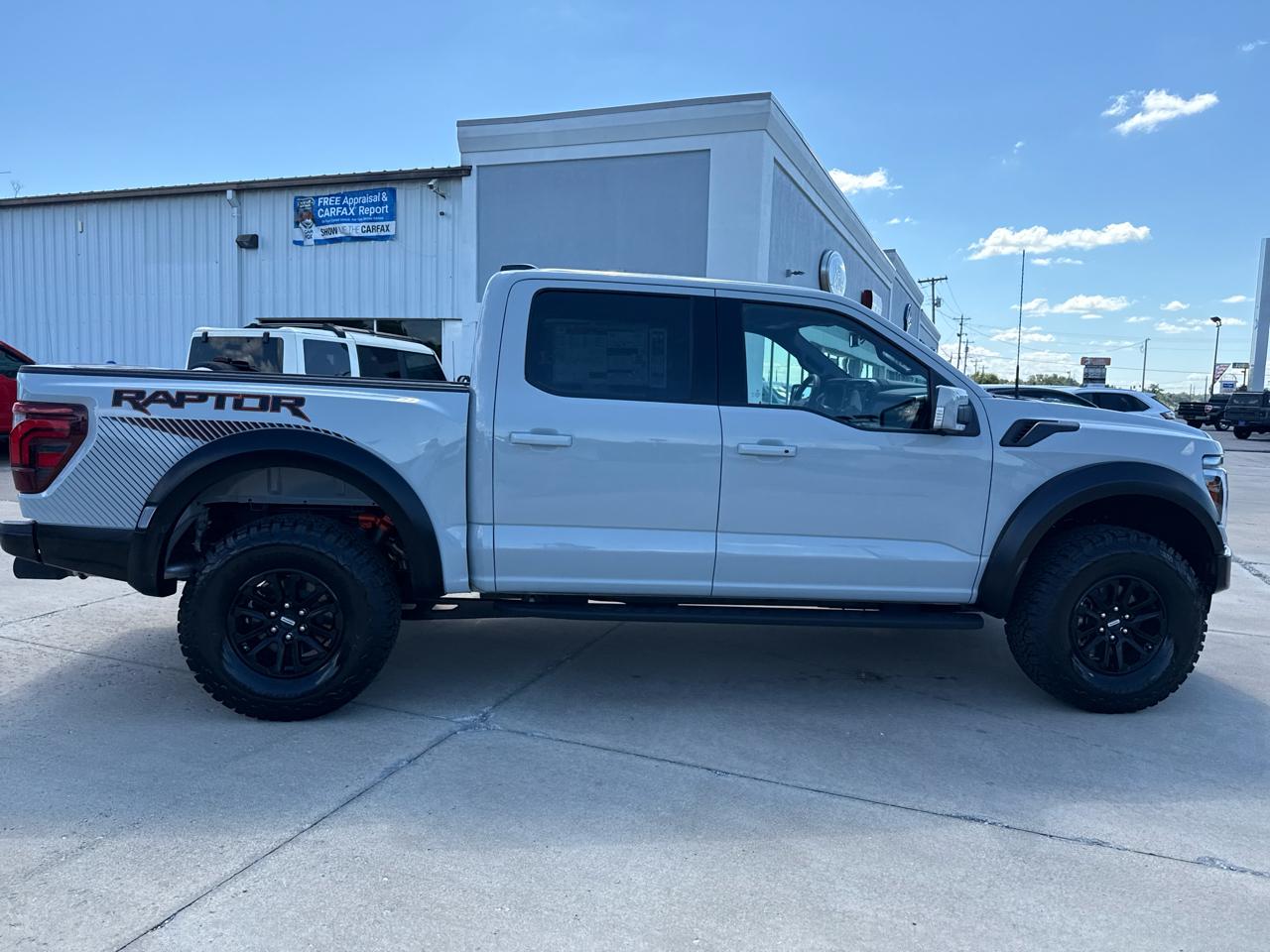 Ford F-150 Raptor 4WD SuperCrew 5.5' Box 2026