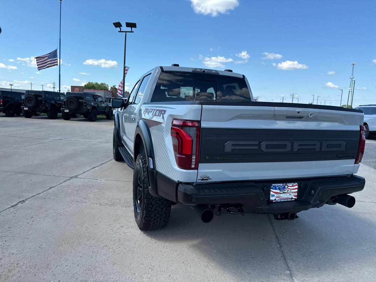 Ford F-150 Raptor 4WD SuperCrew 5.5' Box 2026