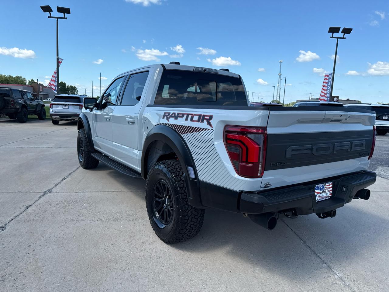 Ford F-150 Raptor 4WD SuperCrew 5.5' Box 2026
