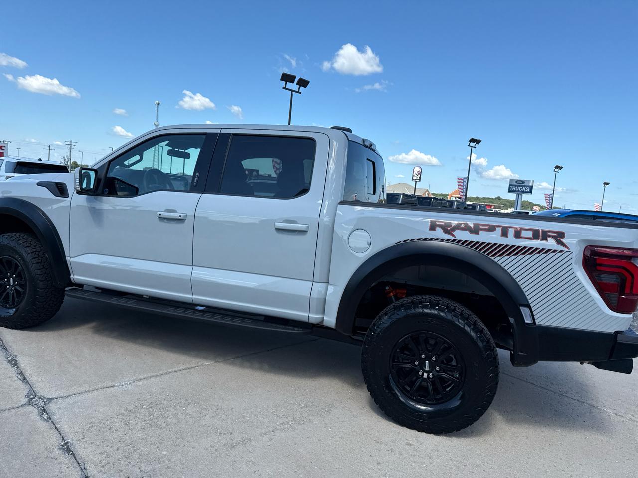 Ford F-150 Raptor 4WD SuperCrew 5.5' Box 2026