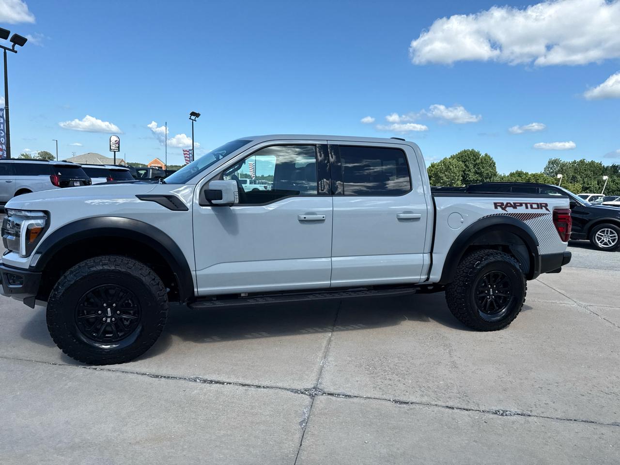 Ford F-150 Raptor 4WD SuperCrew 5.5' Box 2026