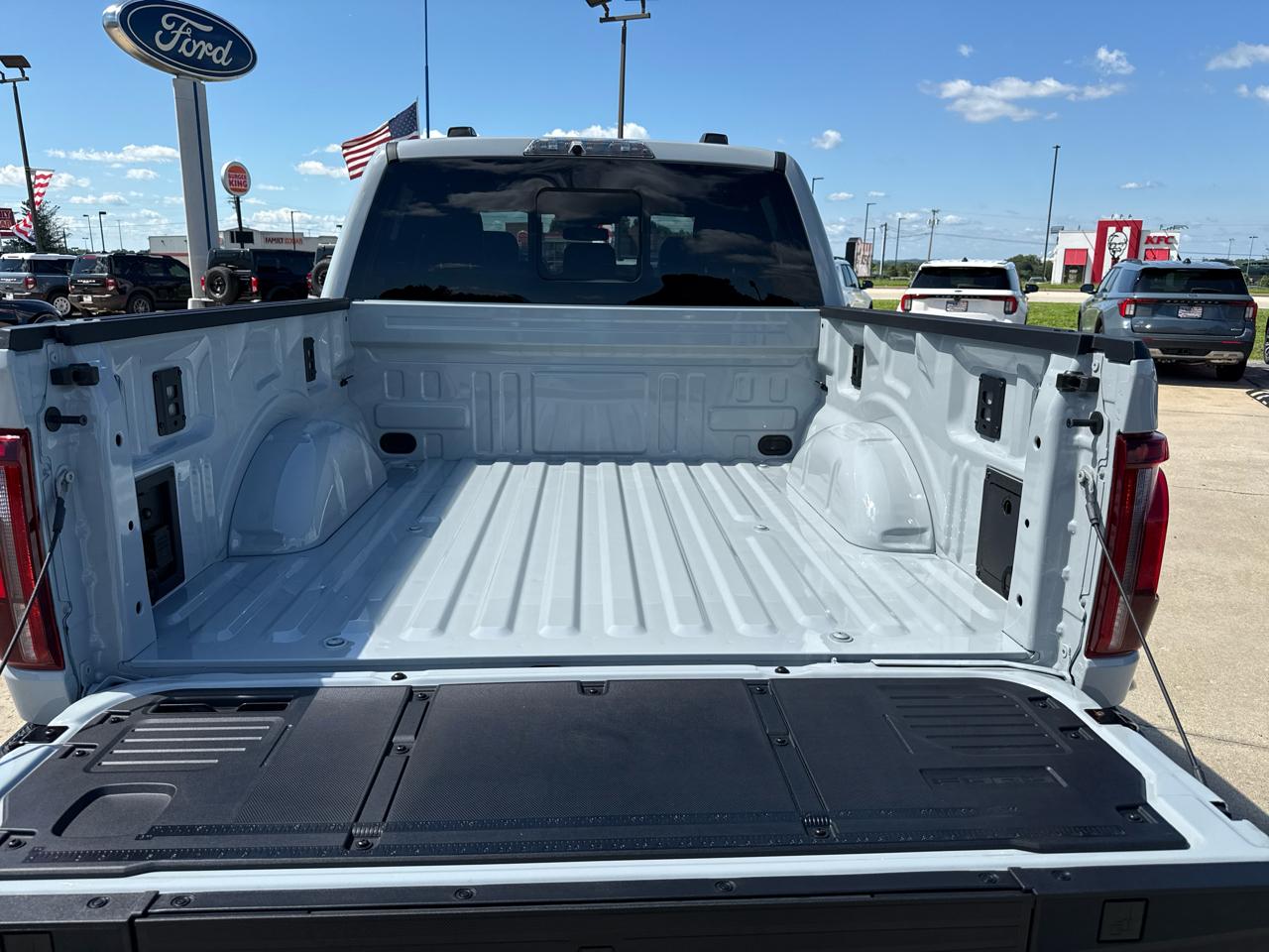 Ford F-150 Raptor 4WD SuperCrew 5.5' Box 2026