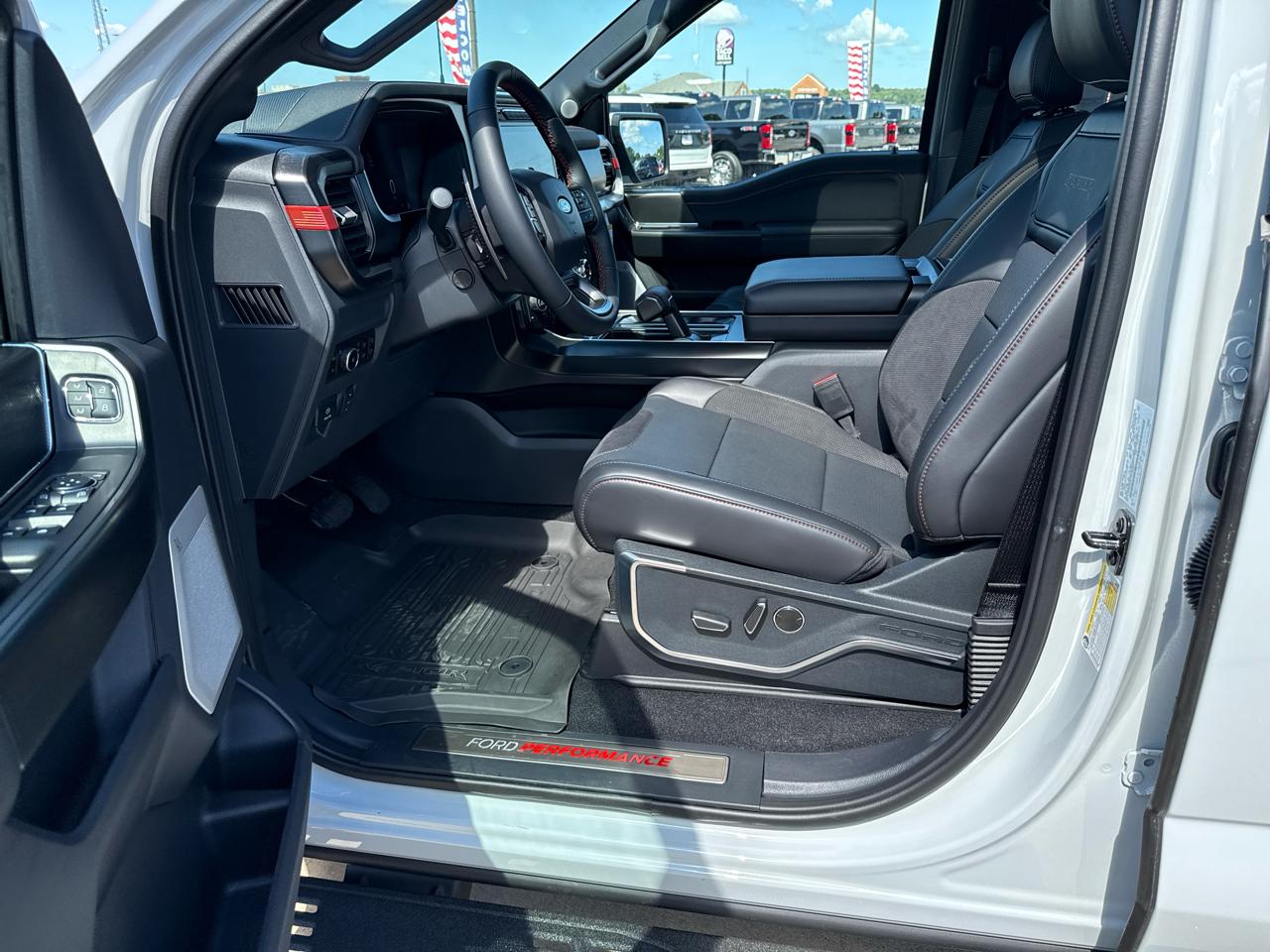 Ford F-150 Raptor 4WD SuperCrew 5.5' Box 2026