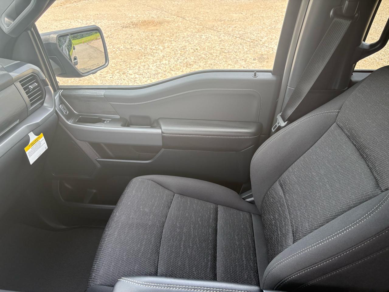 Ford F-150 4WD SuperCrew 145" XLT 2025