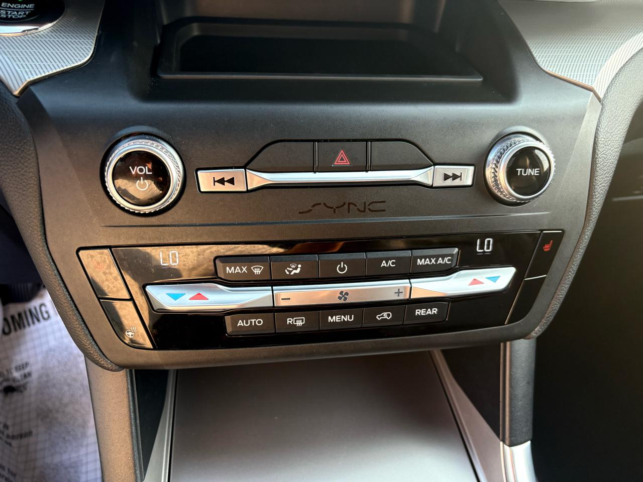 Ford Explorer 4dr 112" WB XLT 4WD 2020