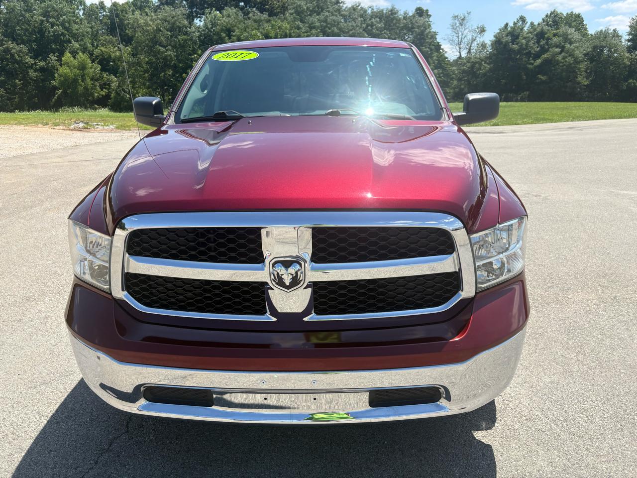 RAM 1500 4WD Crew Cab 140.5" SLT 2017
