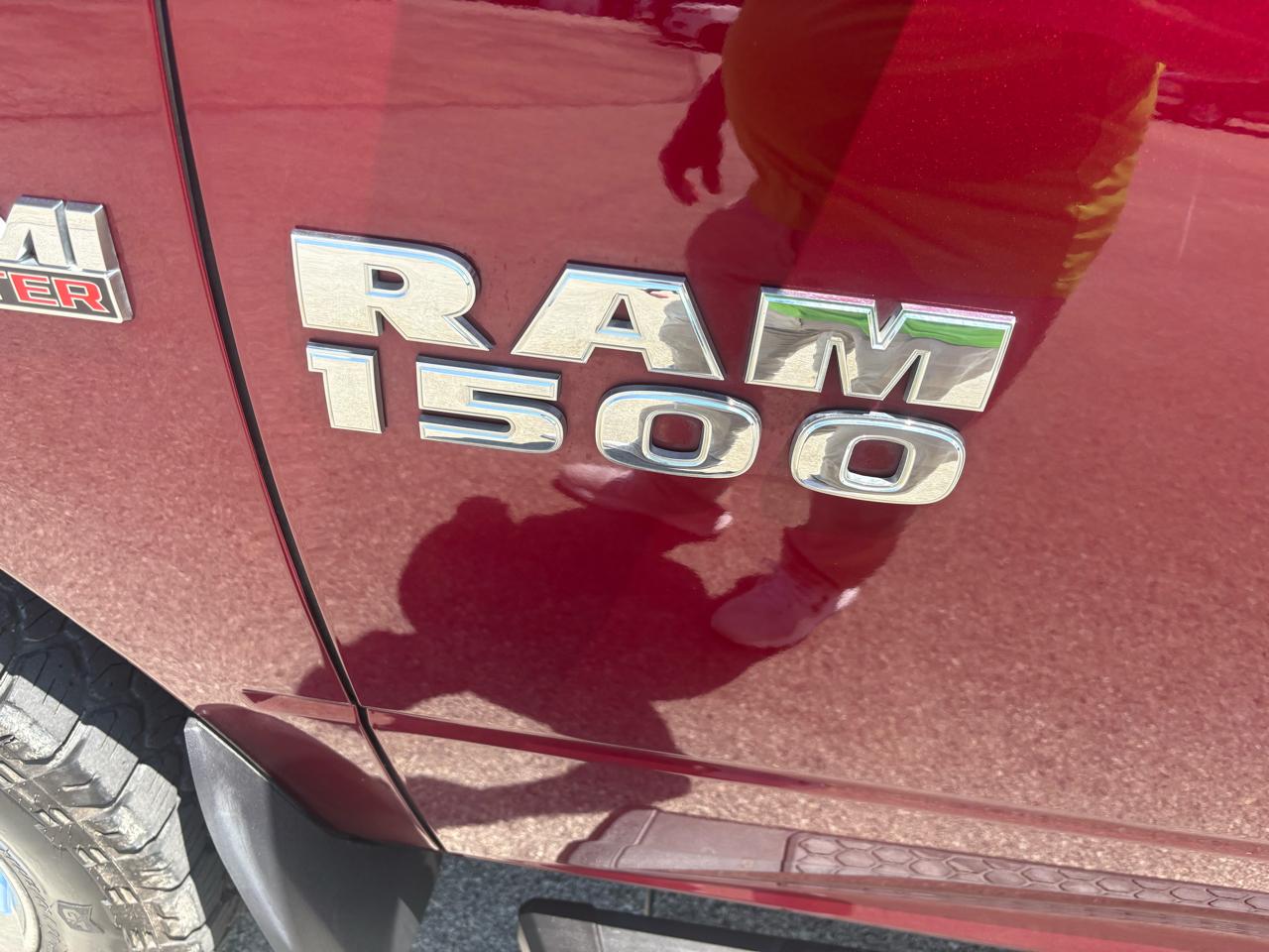RAM 1500 4WD Crew Cab 140.5" SLT 2017
