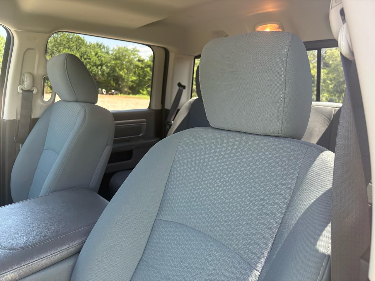 RAM 1500 4WD Crew Cab 140.5" SLT 2017
