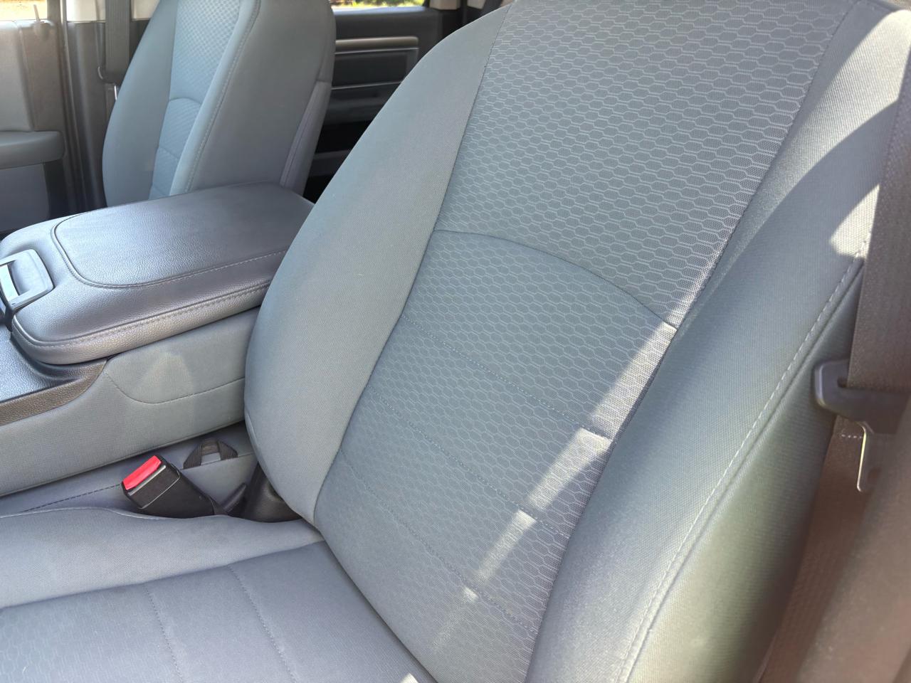 RAM 1500 4WD Crew Cab 140.5" SLT 2017