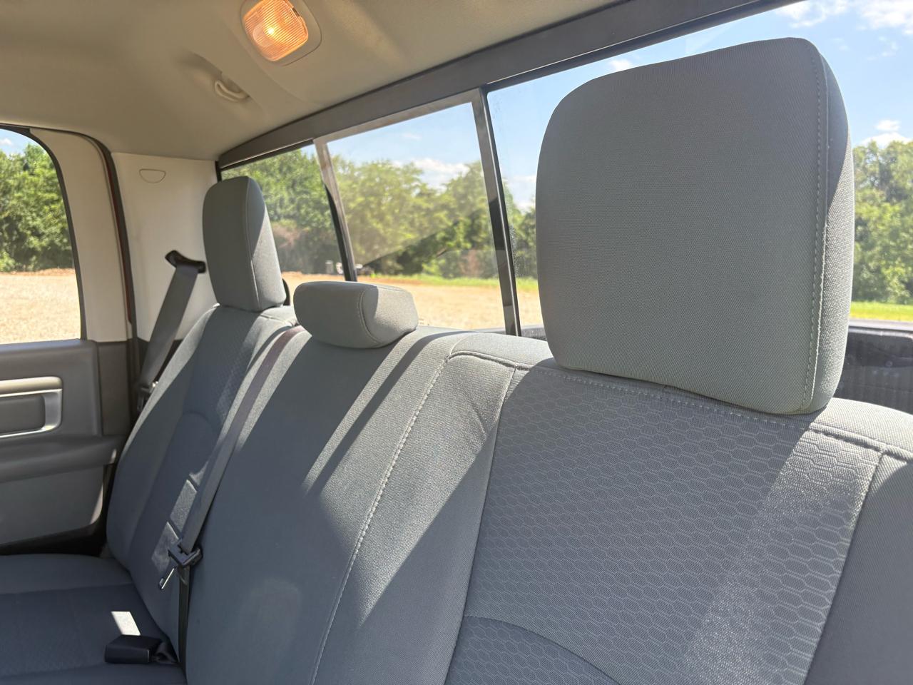 RAM 1500 4WD Crew Cab 140.5" SLT 2017
