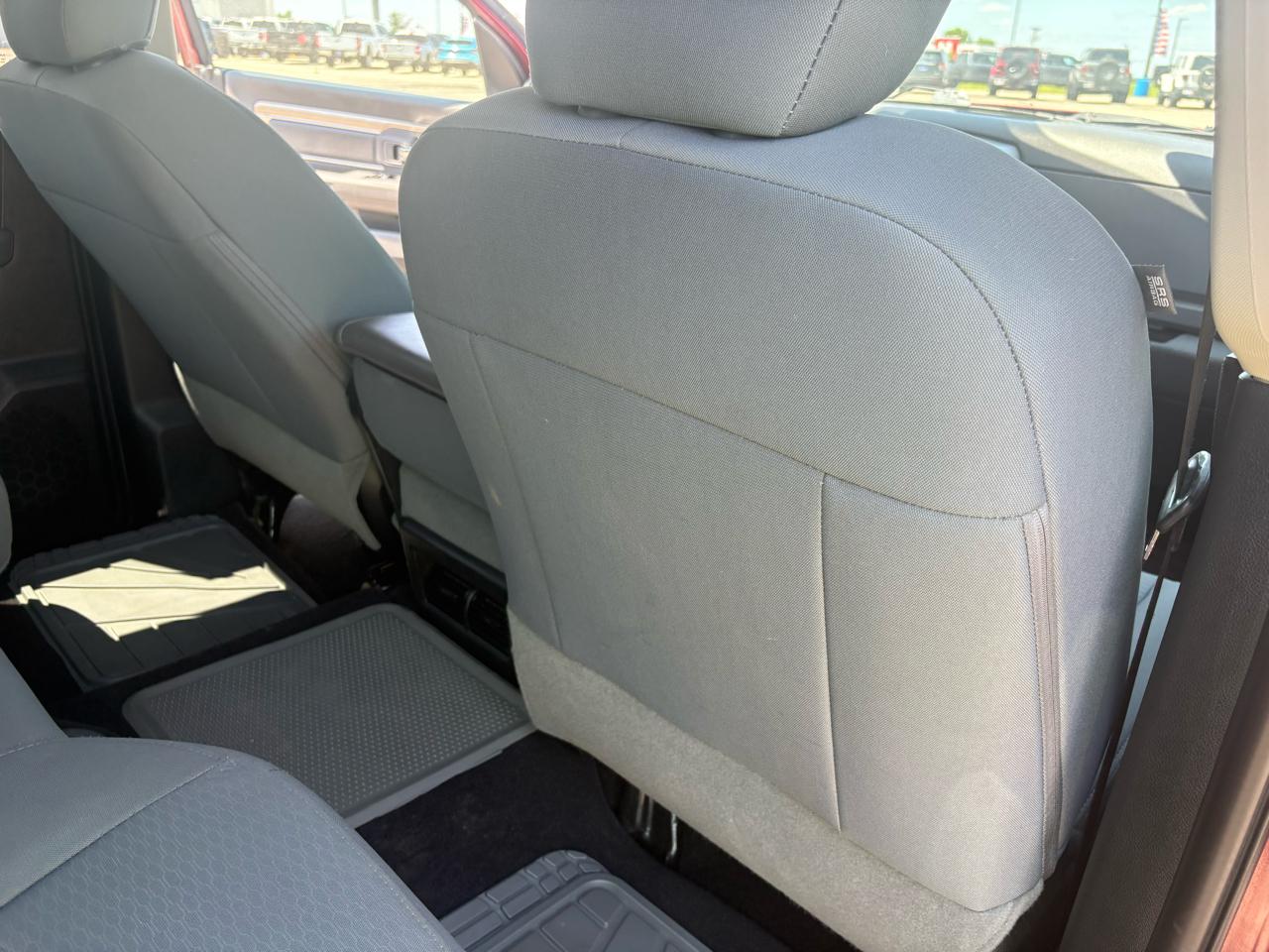 RAM 1500 4WD Crew Cab 140.5" SLT 2017