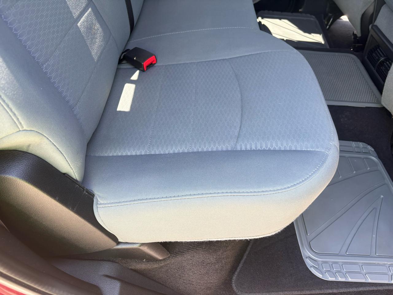 RAM 1500 4WD Crew Cab 140.5" SLT 2017