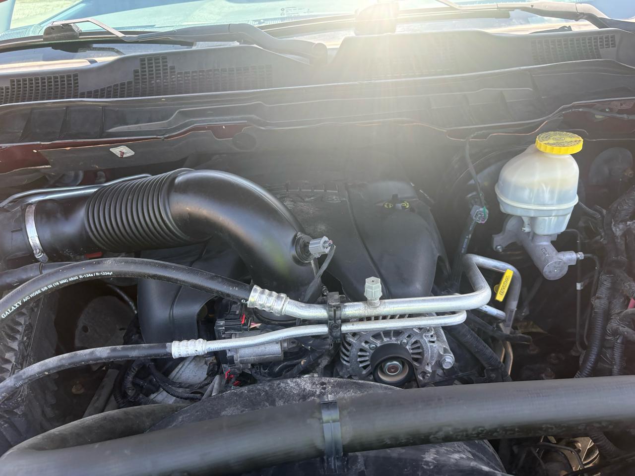 RAM 1500 4WD Crew Cab 140.5" SLT 2017