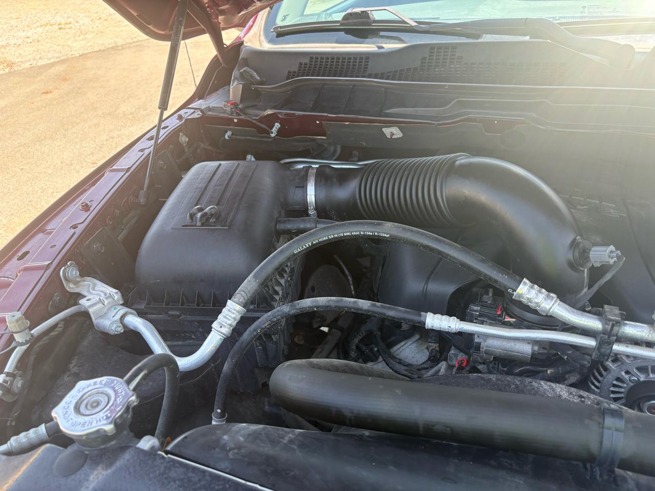 RAM 1500 4WD Crew Cab 140.5" SLT 2017