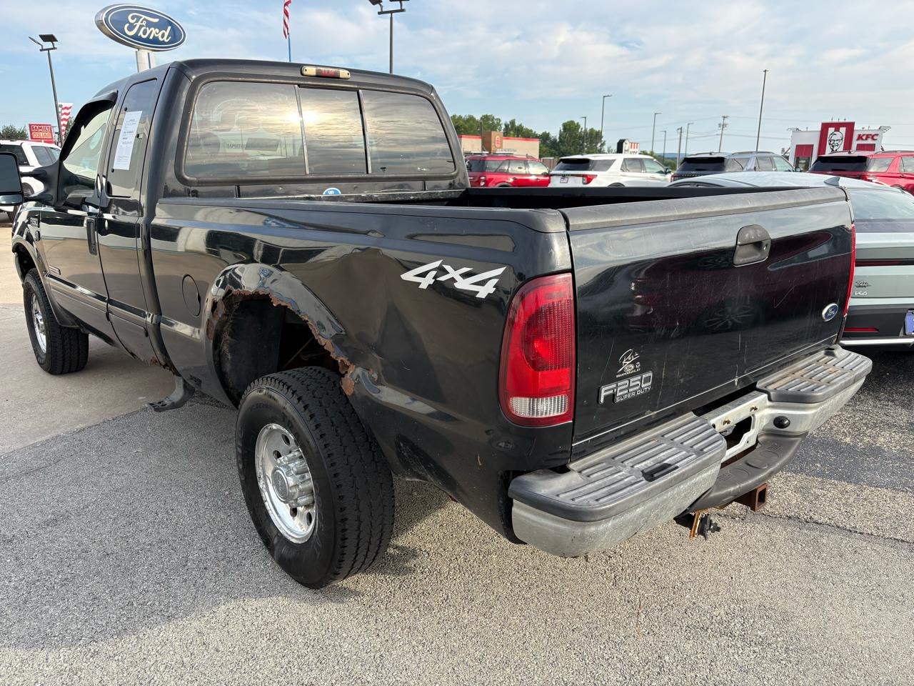 Ford Super Duty F-250 Supercab 142" XLT 2003