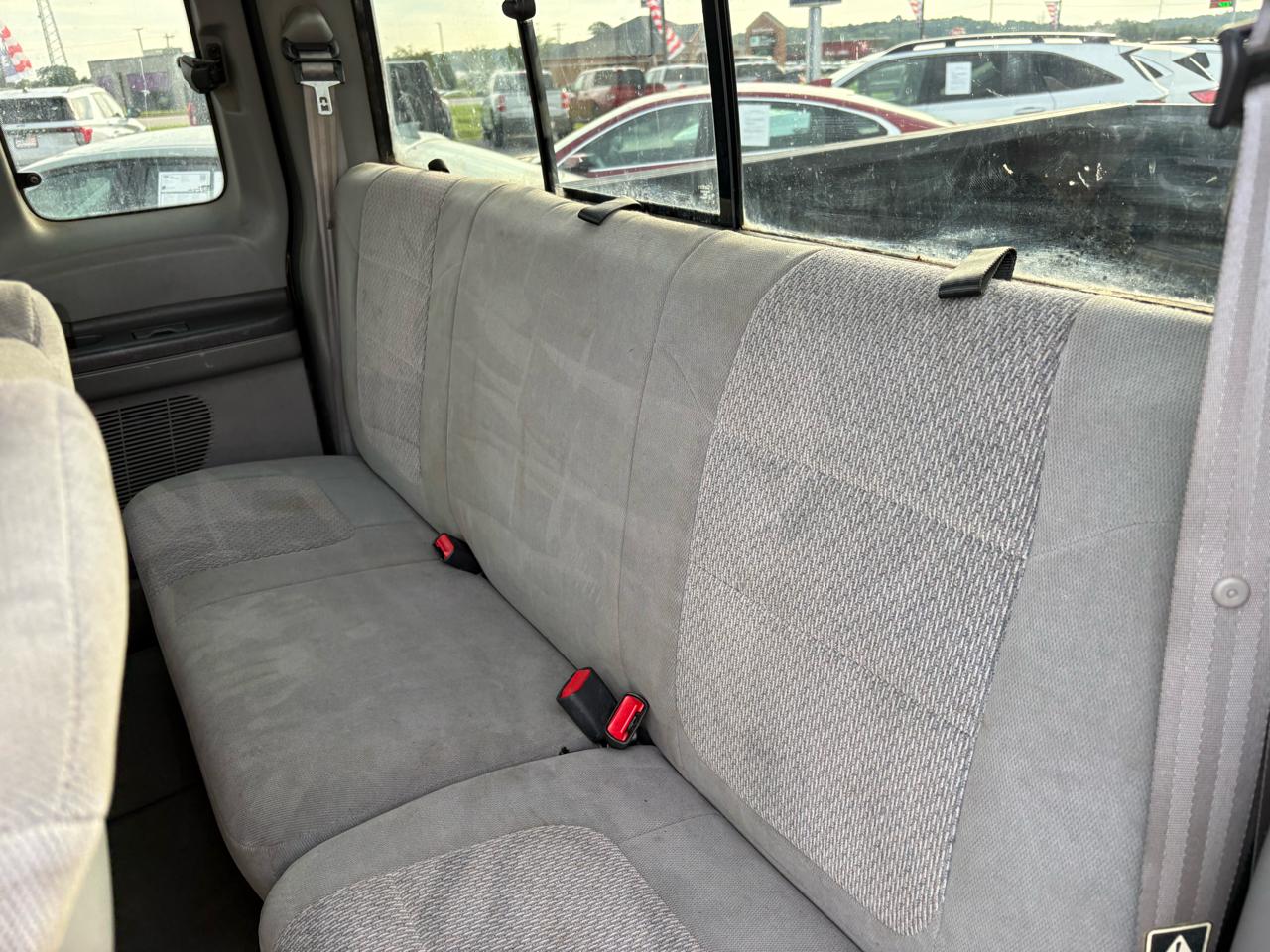Ford Super Duty F-250 Supercab 142" XLT 2003