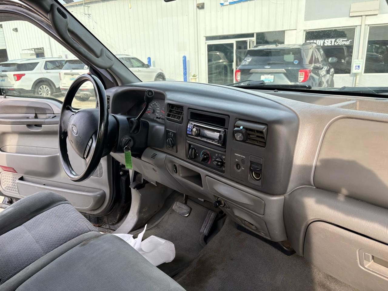 Ford Super Duty F-250 Supercab 142" XLT 2003