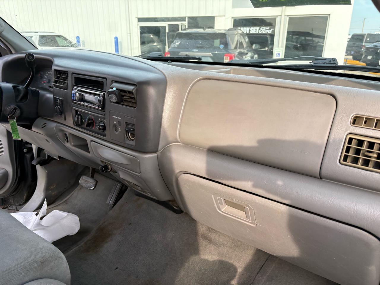 Ford Super Duty F-250 Supercab 142" XLT 2003