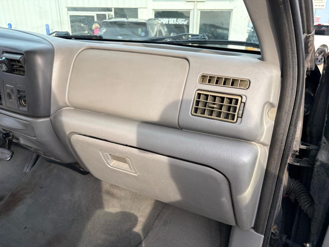Ford Super Duty F-250 Supercab 142" XLT 2003
