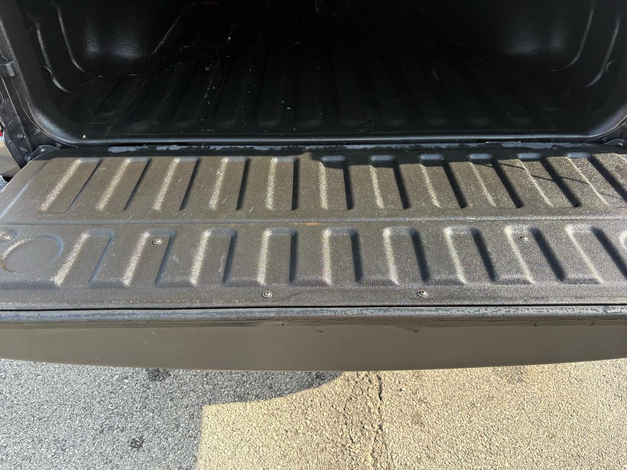 RAM 1500 Big Horn 4x4 Quad Cab 6'4" Box 2022