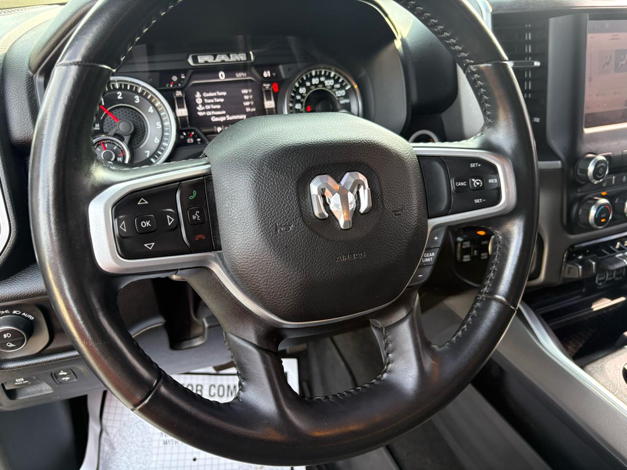 RAM 1500 Big Horn 4x4 Quad Cab 6'4" Box 2022