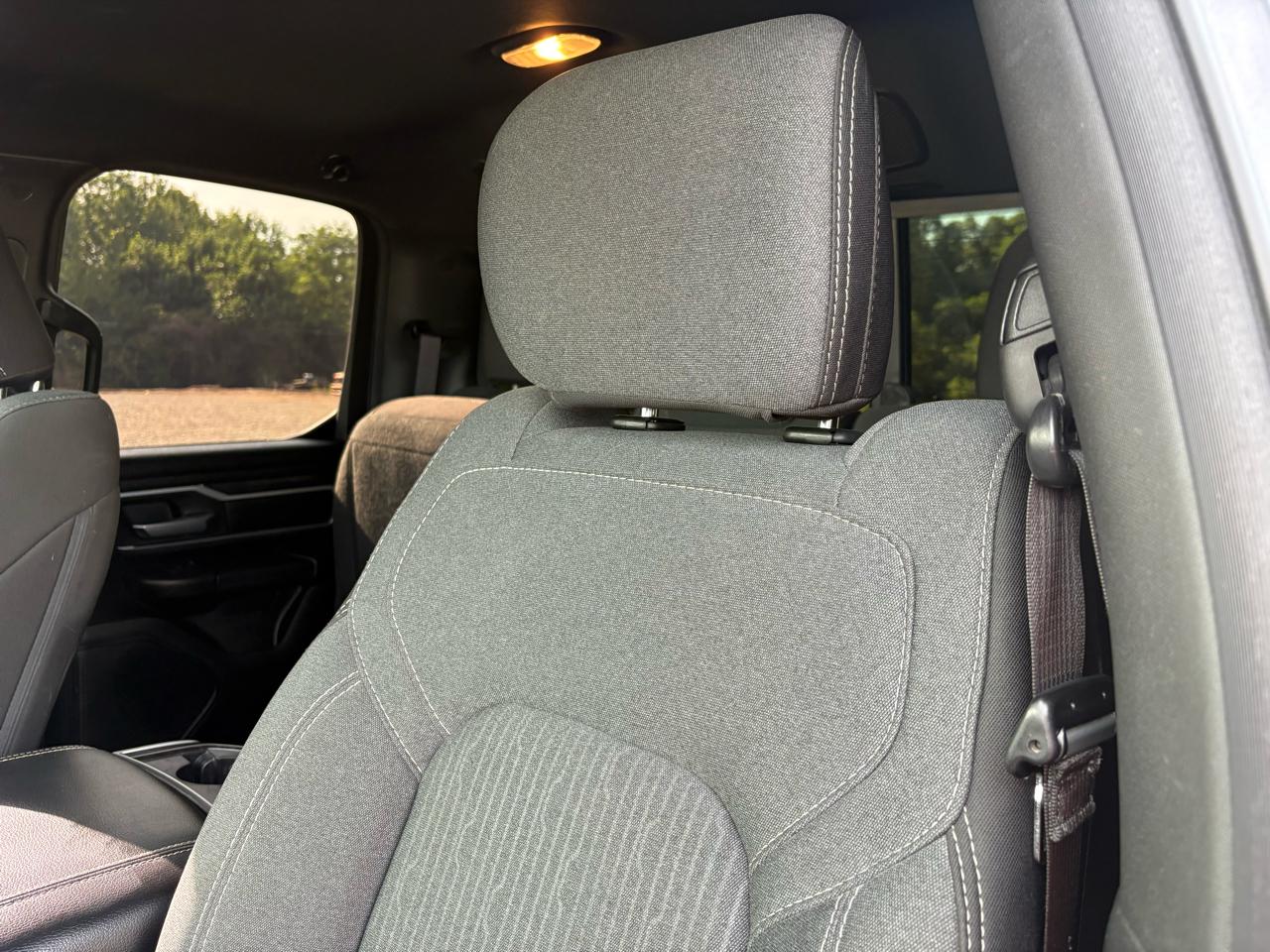 RAM 1500 Big Horn 4x4 Quad Cab 6'4" Box 2022